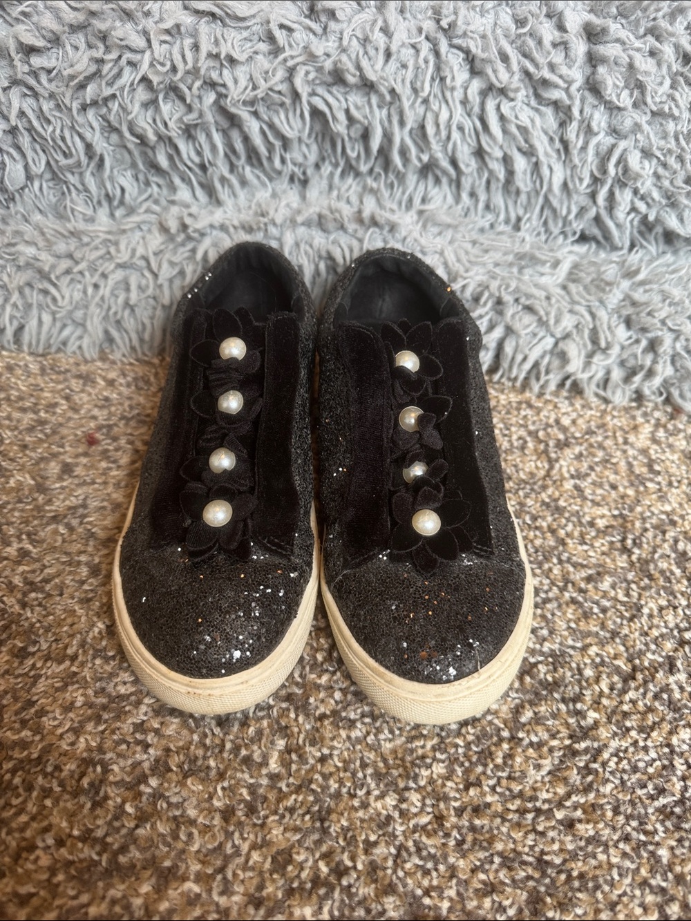 Girls' Black Glitter Pearl Slip-On Sneakers